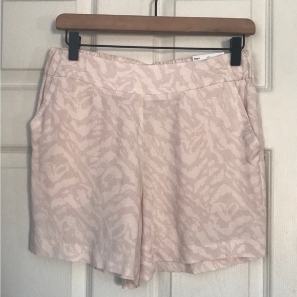 NWT Nine West Women’s Mid-Rise Pull On Soft Lightweight Shorts (Zebra Print) - Picture 4 of 8